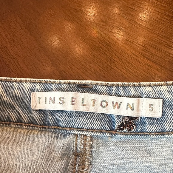 Light Wash Butterfly Embroidered Distressed Jeans - Picture 12 of 13